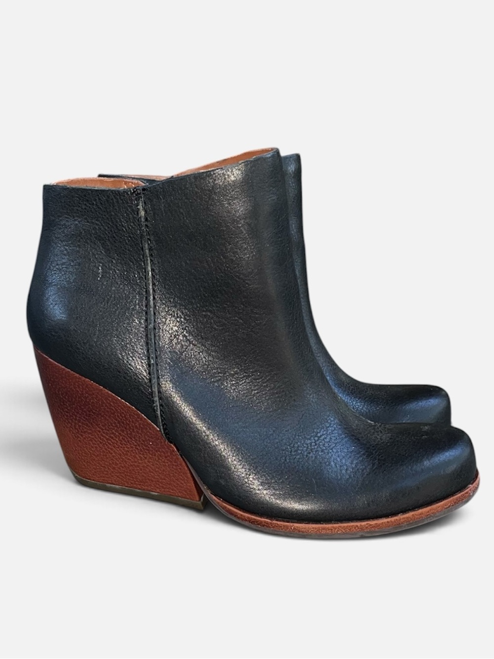 Kork-Ease Natalya Wedge Bootie in Black Leather Women’s Sz 6